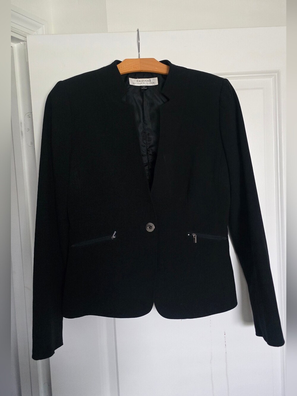 EUC Tahari Black Collarless Single-Button Blazer Size 4
